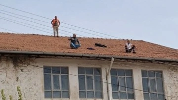 Madencilerden çatıda eylem