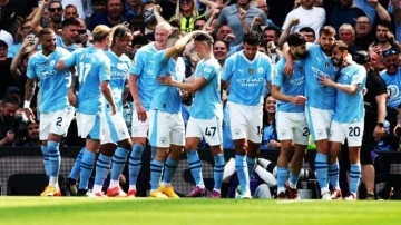Manchester City gol şovla zirveyi devraldı!