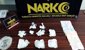 Manisa'da 'uyuşturucu' operasyonu: 4 gözaltı