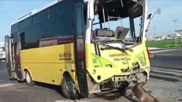 Mardin'de midibüs ile TIR çarpıştı: 18 yaralı