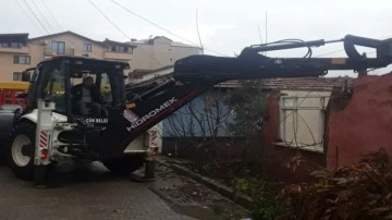 Marmara Depremi'nden kalan 184 riskli bina yıkıldı