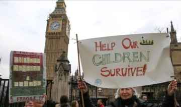 Massive 4-day Extinction Rebellion protest kicks off in London