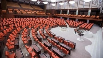 Meclis'te istifa rüzgarı! 7 ayda 600 vekilden 61'i istifa etti
