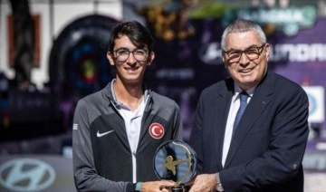 Meksika'da milli okçu Mete Gazoz'a 2021 yılının sporcusu ödülü verildi
