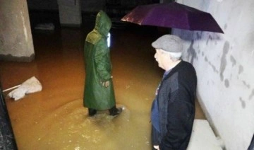 Mersin'de sağanak ve dolu yağışı: Su baskınları oluştu!