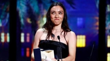 Merve Dizdar, Cannes Film Festivali'nde En İyi Kadın Oyuncu Ödülünü aldı
