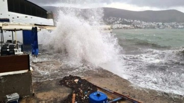 Meteoroloji'den Ege Denizi için şiddetli fırtına uyarısı yapıldı