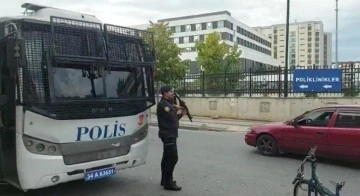 MHP Kartal İlçe Başkan Yardımcısı'na silahlı saldırı! Markette kafasına tek el ateş ettiler