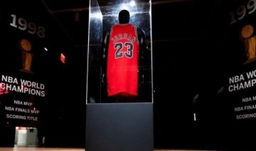 Michael J﻿ordan'ın 'Son Dans' forması 10.1 milyon dolara satıldı