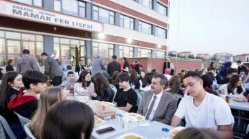 Milli Eğitim Bakanı Tekin, Mamak Fen Lisesinin düzenlediği iftar programına katıldı