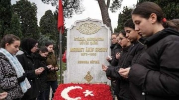 Milli şair Mehmet Akif Ersoy, İstiklal Marşı'nın kabulünün 103. yılında anıldı