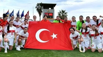 Millilerimizden tarihi zafer! Ermenistan'ı 7 golle devirdik