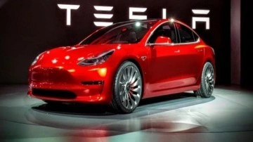 Musk 6.9 milyar dolarlık Tesla hissesi sattı