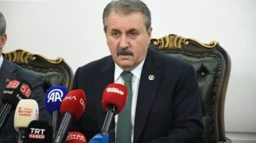 Mustafa Destici: Cumhurbaşkanımızın hedef alındığı bir süreç olduğu gözüküyor