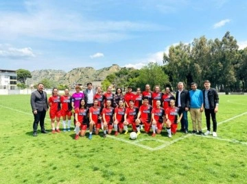 Nazilli Belediyespor Kadın Futbol Takımı Play-Off'ta