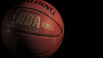NBA'de sakatlıktan dönen Embiid, Sixers'ı galibiyete taşıdı