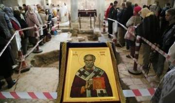 'Noel Baba' olarak bilinen Aziz Nikolaos, Antalya'da ayinle anıldı