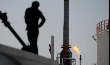 Oil prices increase over blurry supply outlook