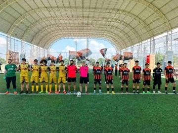 Osmaniye'de Öğrenciler ve Öğretmenler Arasında Futbol Turnuvası Düzenlendi