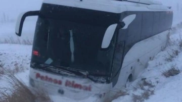 Otobüs kara saplandı: 41 yolcu kurtarıldı