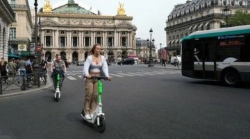 Paris halkını karşı karşıya getiren konu! Elektrikli scooter için referanduma gittiler