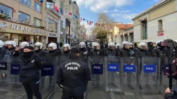 Paris saldırısı İstanbul'da protesto edildi! 14 gözaltı var
