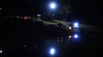 Park halindeki otomobil gölete uçtu: 1 kişi kayıp!