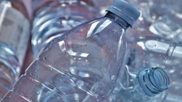 Plastik pet şişelerdeki sularda görünmeyen tehlike! Plastik pet şişelerden uzak durun...