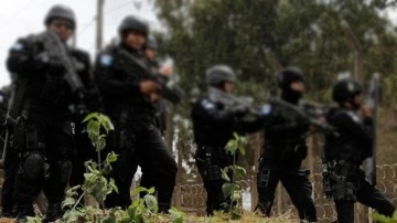 Polisten 'Maocu isyancılara' operasyon: 10'larca ölü var