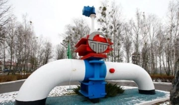 Polonya, Rus petrolünü Avrupa'ya taşıyan hatta sızıntı olduğunu duyurdu