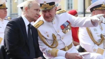 Putin, Ukrayna'nın yoğun saldırılarının ardından donanma şefini görevden aldı