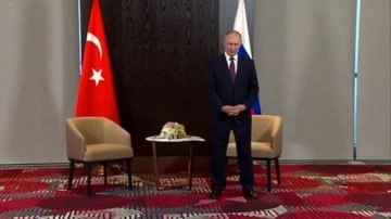 Putin'in Erdoğan'ı 1 dakika ayakta beklediği anlar gündem oldu! Görüntüler ortaya çıktı