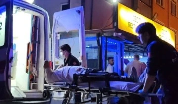Restoran çalışanları ile müşteriler arasında silahlı kavga: 2 yaralı