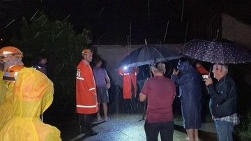Rize'de şiddetli yağış nedeniyle 2 bina boşaltıldı