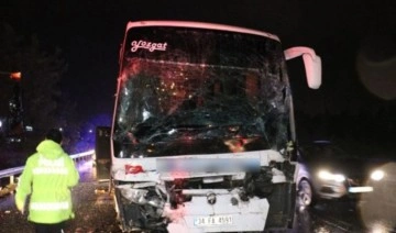 Sakarya’da yolcu otobüsü TIR'a çarptı: 25 yaralı