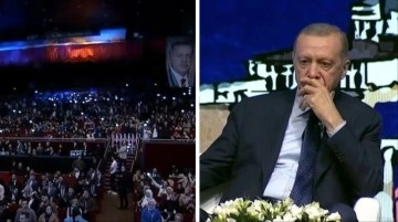 Salon Ahmet Kaya'nın şarkısıyla inledi! Cumhurbaşkanı Erdoğan'ın duygu dolu anları