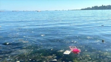 Samatya'daki deniz kirliliği vatandaşların tepkisini çekti