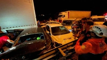 Samsun'da feci kaza! Yola mazot döküldü: 23 araç birbirine girdi, çok sayıda yaralı var!