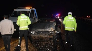 Şanlıurfa'da otomobil ile tırın çarpıştığı kazada 9 kişi yaralandı