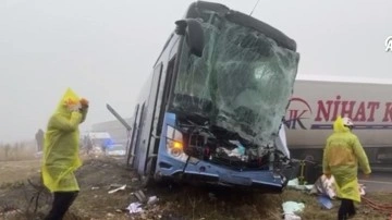Şanlıurfa'da yolcu otobüsü ile 2 tır çarpıştı: Ölü ve yaralılar var