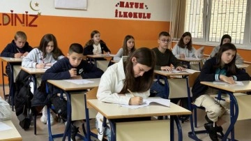 Saraybosnalı öğrenciler, YEE'nin Türkçe sınavında yarıştı