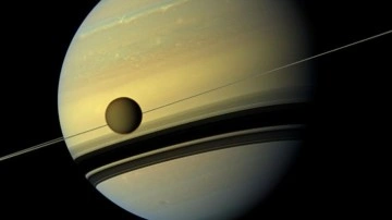 Satürn'ü daha önce hiç böyle görmediniz!