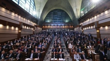 Seçimden sonra bir ilk. İstanbul Büyükşehir Belediyesi meclis toplantısını gerçekleştirdi