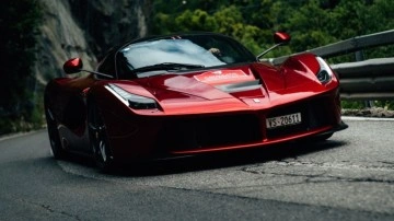 Sektörde kalma mücadelesi: Elektrikli Ferrariler mi yoksa benzinli Lamborghini'ler mi?