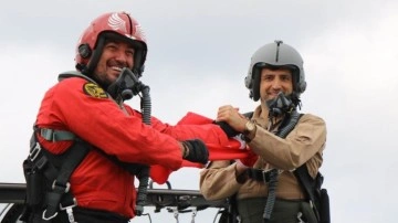 Selçuk Bayraktar HÜRKUŞ ile Akıncı kol uçuşu yaptı havacılıkta bir ilk yaşandı