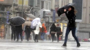 Sıcaktan kavrulan İstanbulluların yardımına yağışlar yetişiyor! 5 gün şemsiyesiz çıkmayın