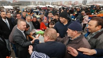 Sincan Belediye Başkanı Ercan’dan semt pazarına ziyaret