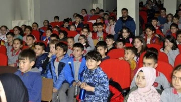 Sinop’ta köylerde yaşayan 5 bin çocuk tiyatroyla buluştu