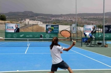 Şırnak'ta 2. Uluslararası Cudi Cup Tenis Turnuvası devam ediyor