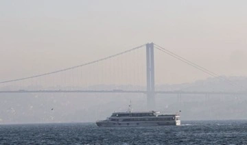 Sis nedeniyle durdurulan İstanbul Boğazı trafiği tek yönlü açıldı